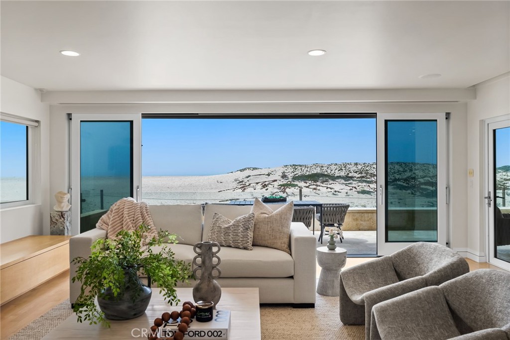 1554 E Oceanfront, Newport Beach CA 92661 - photo 17