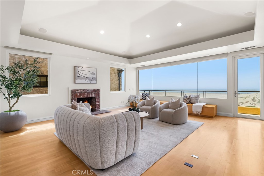 1554 E Oceanfront, Newport Beach CA 92661 - photo 28