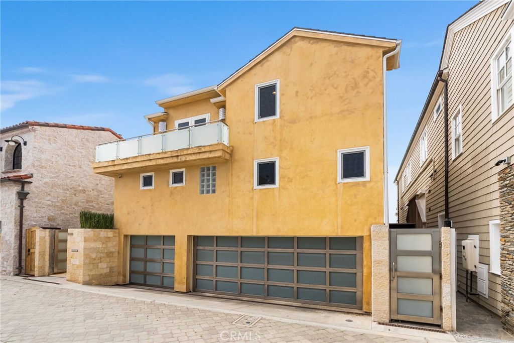 5 car garage - 1554 E Oceanfront, Newport Beach CA 92661 - photo 43