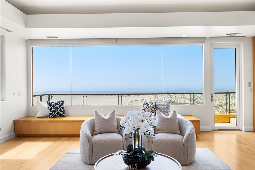 1554 E Oceanfront, Newport Beach CA 92661 - photo 3