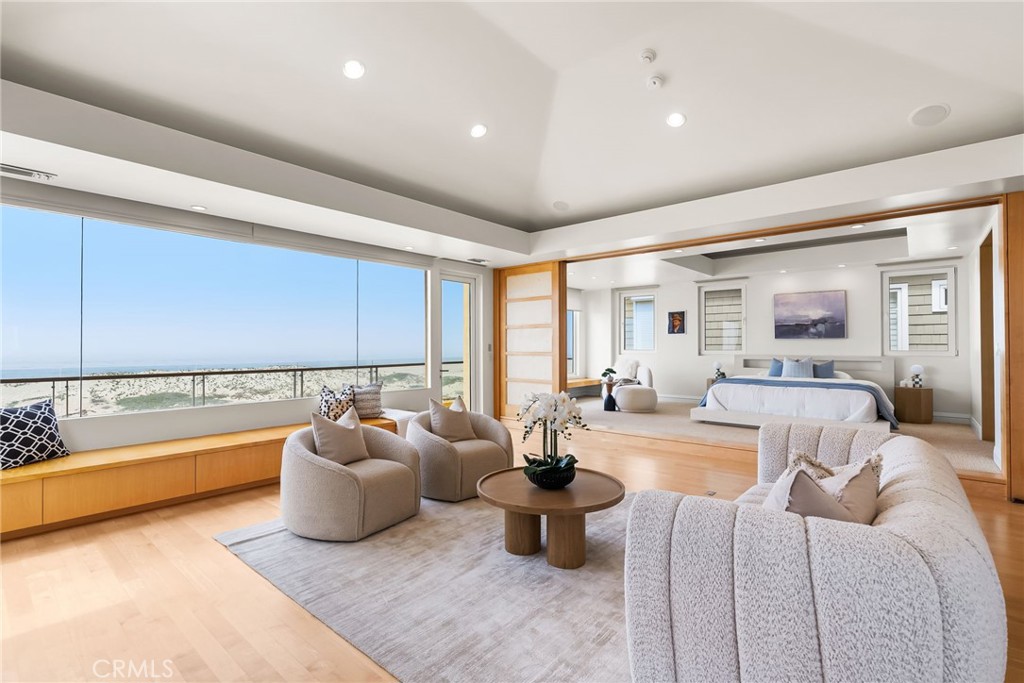 1554 E Oceanfront, Newport Beach CA 92661 - photo 4