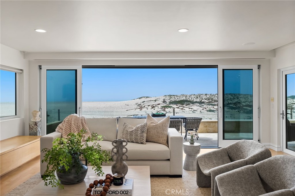 1554 E Oceanfront, Newport Beach CA 92661 - photo 17