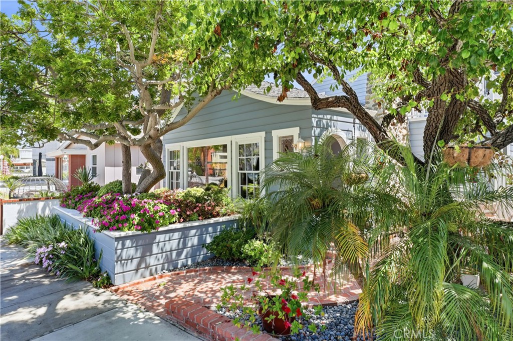 Front 1 - 1617 E Balboa Boulevard, Newport Beach CA 92661 - photo 2
