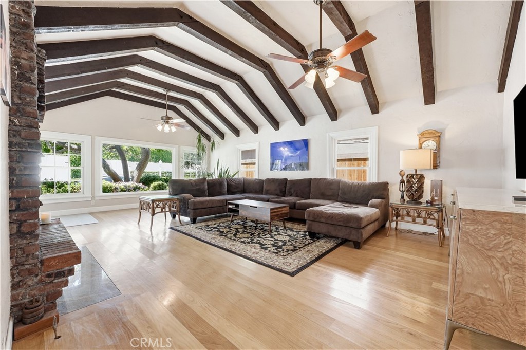 Great room - 1617 E Balboa Boulevard, Newport Beach CA 92661 - photo 6