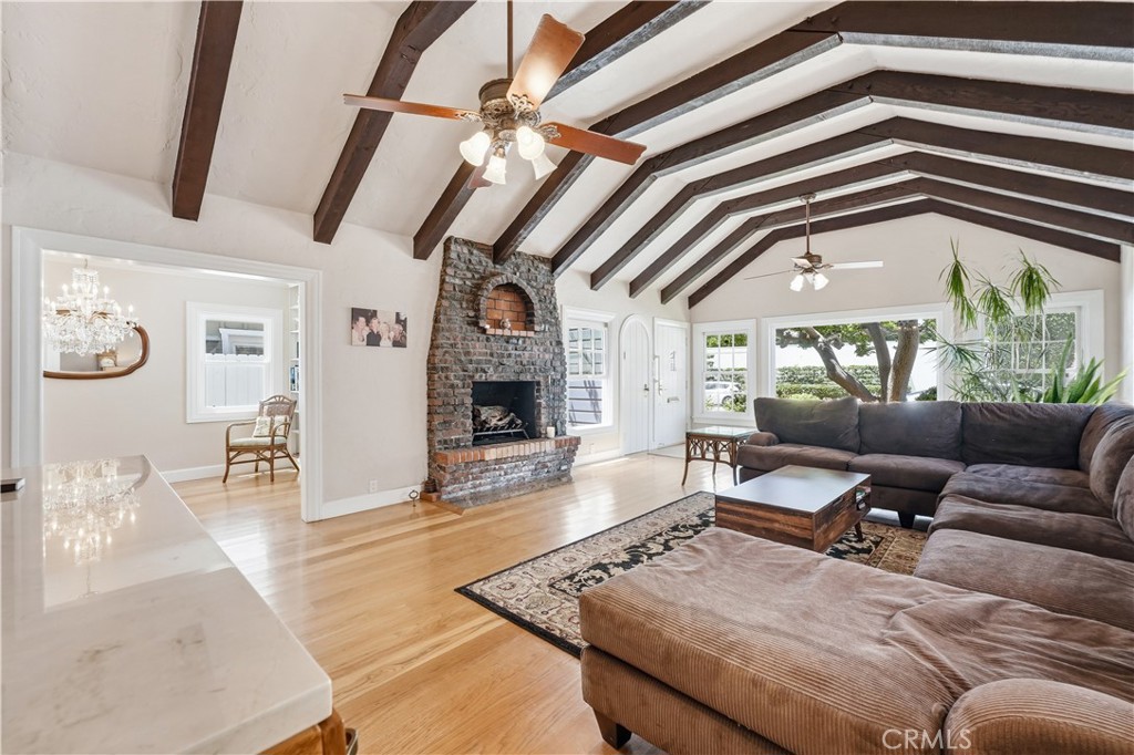 Great Room - 1617 E Balboa Boulevard, Newport Beach CA 92661 - photo 7