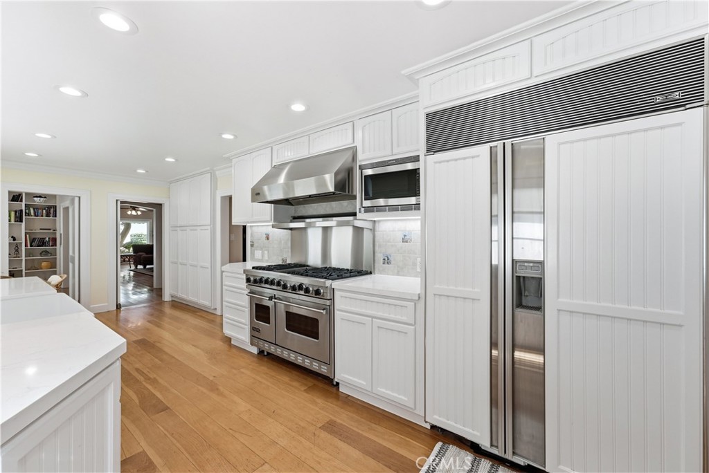Kitchen​​‌​​​​‌​​‌‌​​‌‌​​‌‌​​‌​​​‌‌​‌​​​​‌‌​‌​​ - 1617 E Balboa Boulevard, Newport Beach CA 92661 - photo 8