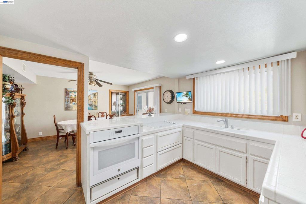 1622 Pegasus St, Newport Beach CA 92660 - photo 44