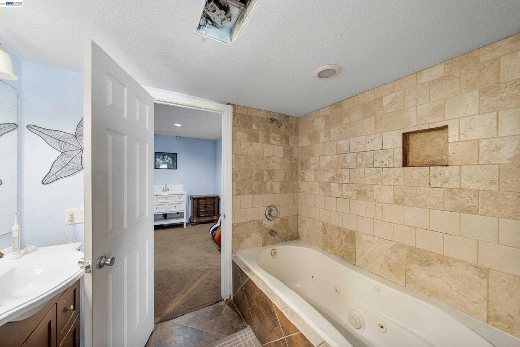 1622 Pegasus St, Newport Beach CA 92660 - photo 54
