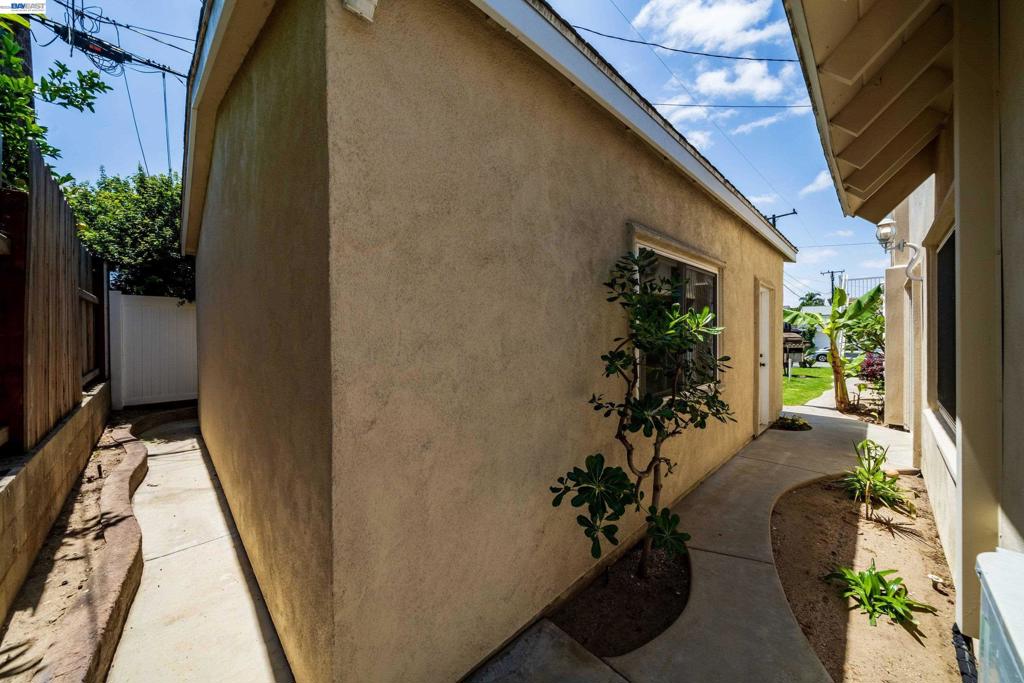 1622 Pegasus St, Newport Beach CA 92660 - photo 75