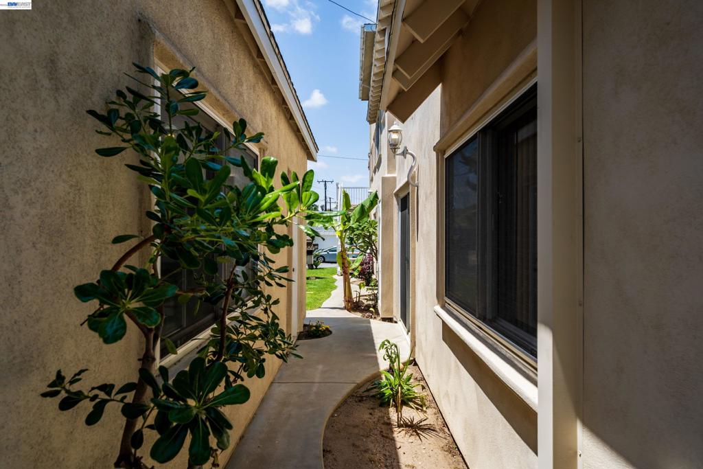 1622 Pegasus St, Newport Beach CA 92660 - photo 76