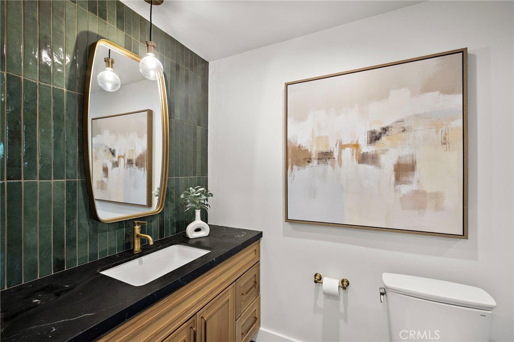 Casita bathroom - 1700 Port Ashley, Newport Beach CA 92660 - photo 25