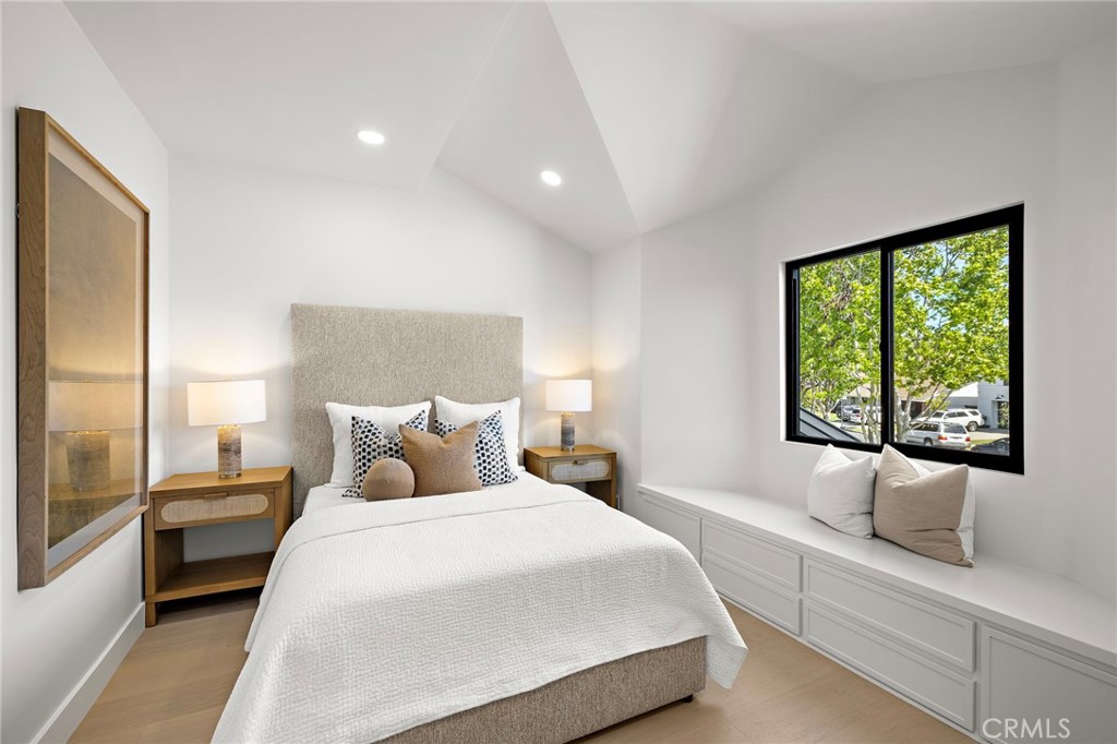 Secondary upstairs bedroom - 1700 Port Ashley, Newport Beach CA 92660 - photo 32