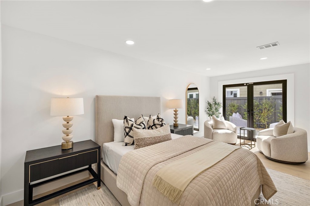 First floor large bedroom with seating area and a private entrance with full bath - 1700 Port Ashley, Newport Beach CA 92660 - photo 37