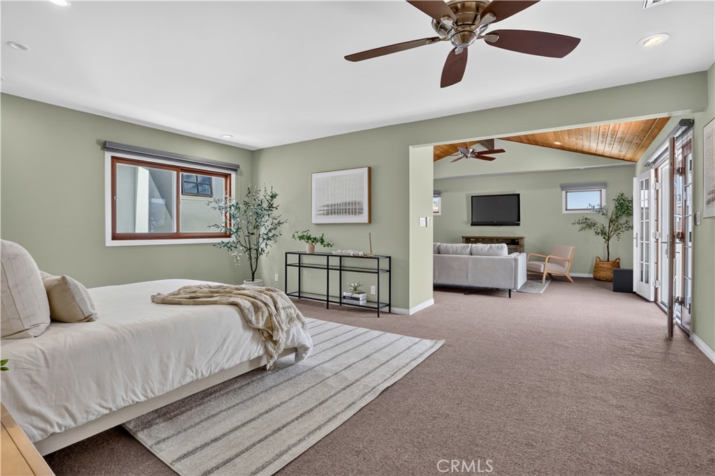 Primary upstairs bedroom - 1706 E Ocean Boulevard, Newport Beach CA 92661 - photo 24