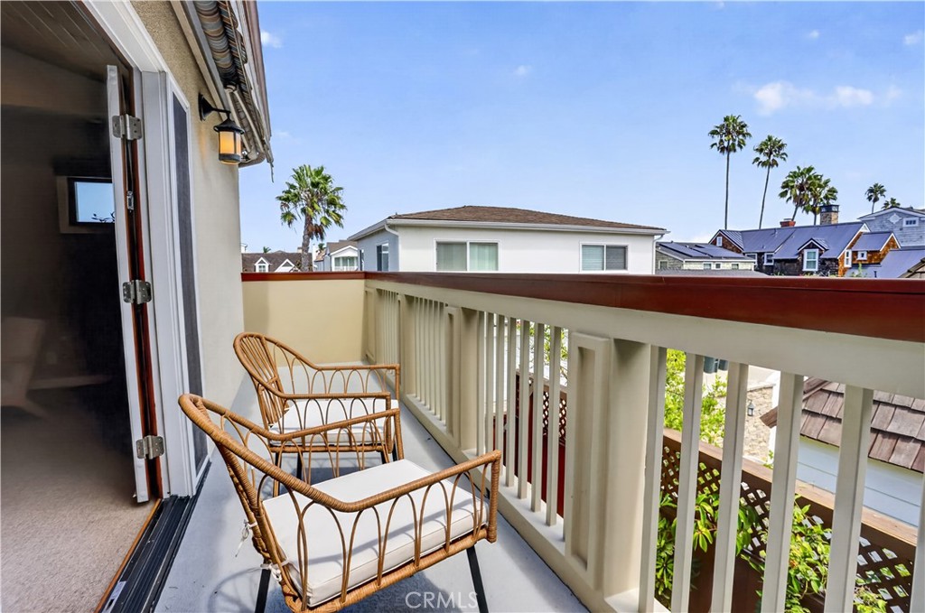 Cool breezes - 1706 E Ocean Boulevard, Newport Beach CA 92661 - photo 32