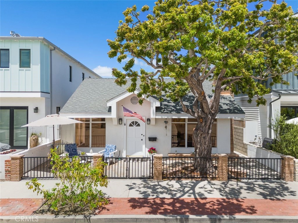 1710 Plaza Del Norte, Newport Beach CA 92661 - photo 1