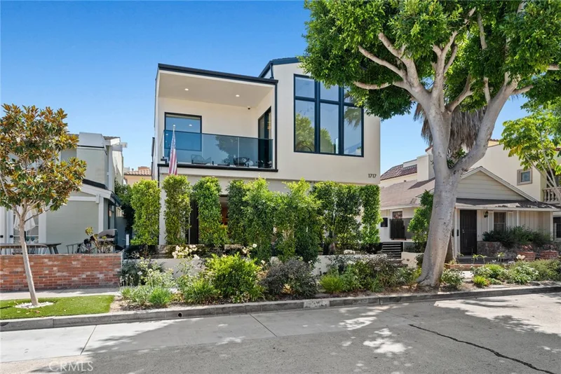 1717 E Ocean Boulevard, Newport Beach