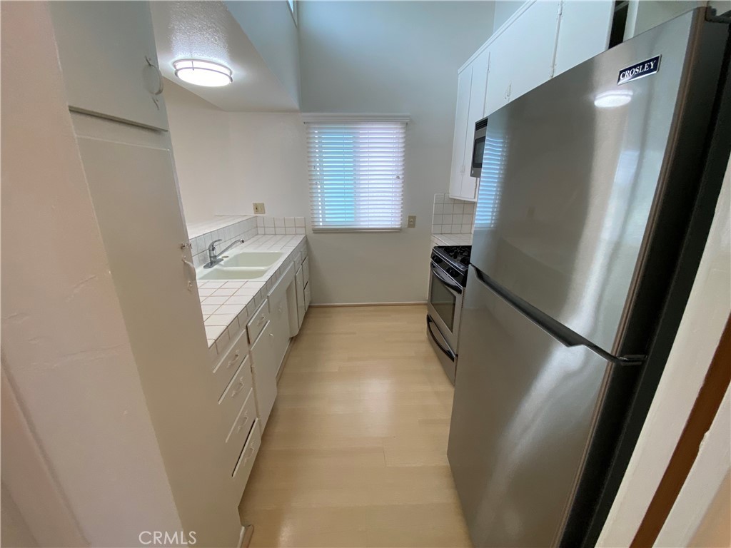 Unit #2 end unit/left - 1733 W Balboa Boulevard, Newport Beach CA 92663 - photo 18