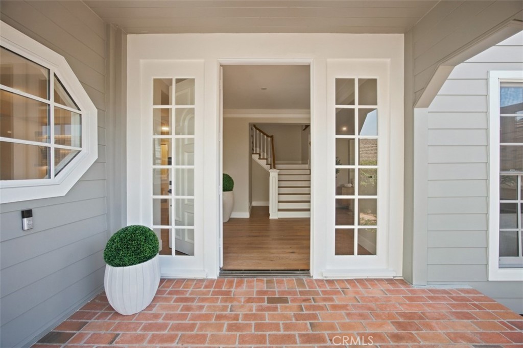 18 Hillsdale, Newport Beach CA 92660 - photo 2