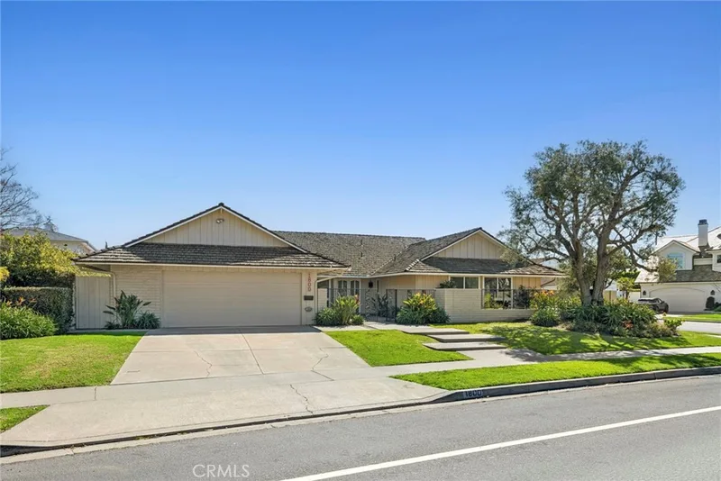 1800 Tradewinds Lane, Newport Beach, CA 92660