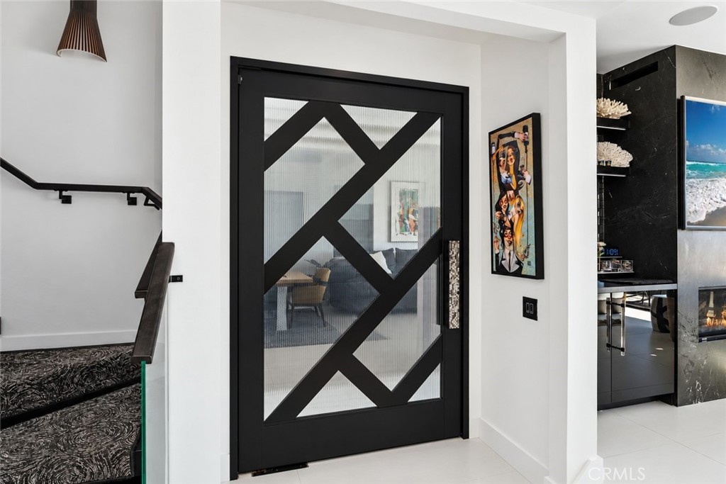 The drama begins at the front door Welcome ! - 1904 W Oceanfront, Newport Beach CA 92663 - photo 7