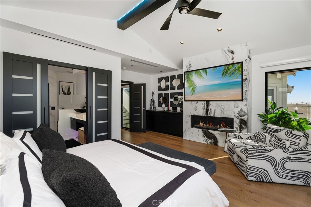 Primary bedroom with bathroom to the left - 1904 W Oceanfront, Newport Beach CA 92663 - photo 20