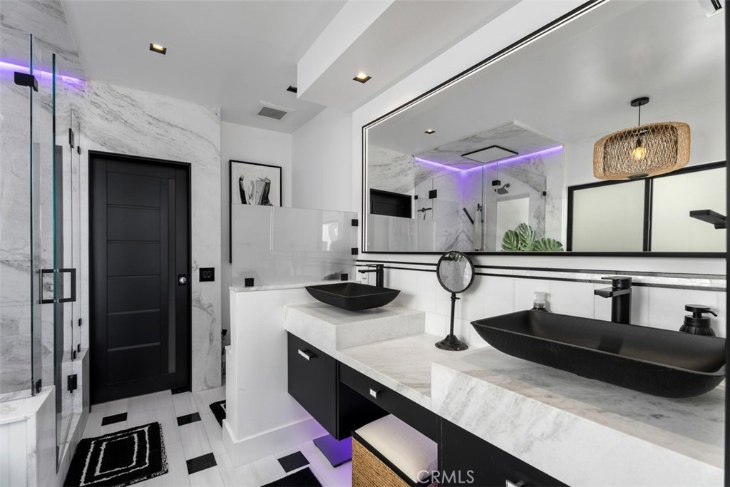 Primary vanity - 1904 W Oceanfront, Newport Beach CA 92663 - photo 23