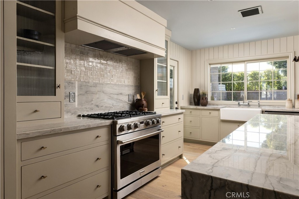 1907 Leeward, Newport Beach CA 92660 - photo 25