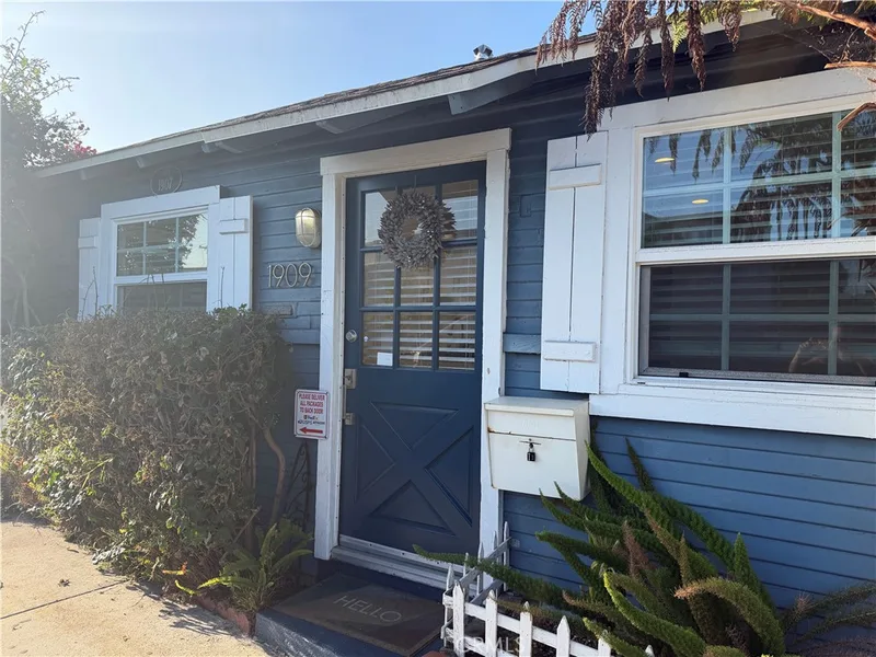 1909 W Balboa, Newport Beach, CA 92663