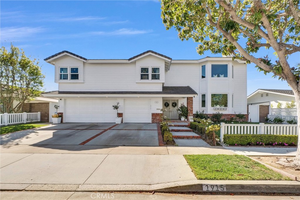 1915 LEEWARD, Newport Beach CA 92660 - photo 2