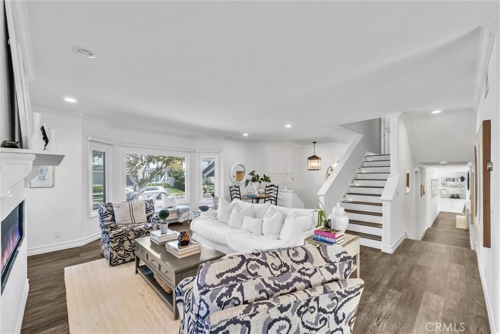 1915 LEEWARD, Newport Beach CA 92660 - photo 9