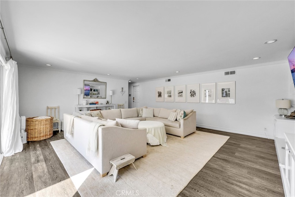 1915 LEEWARD, Newport Beach CA 92660 - photo 22