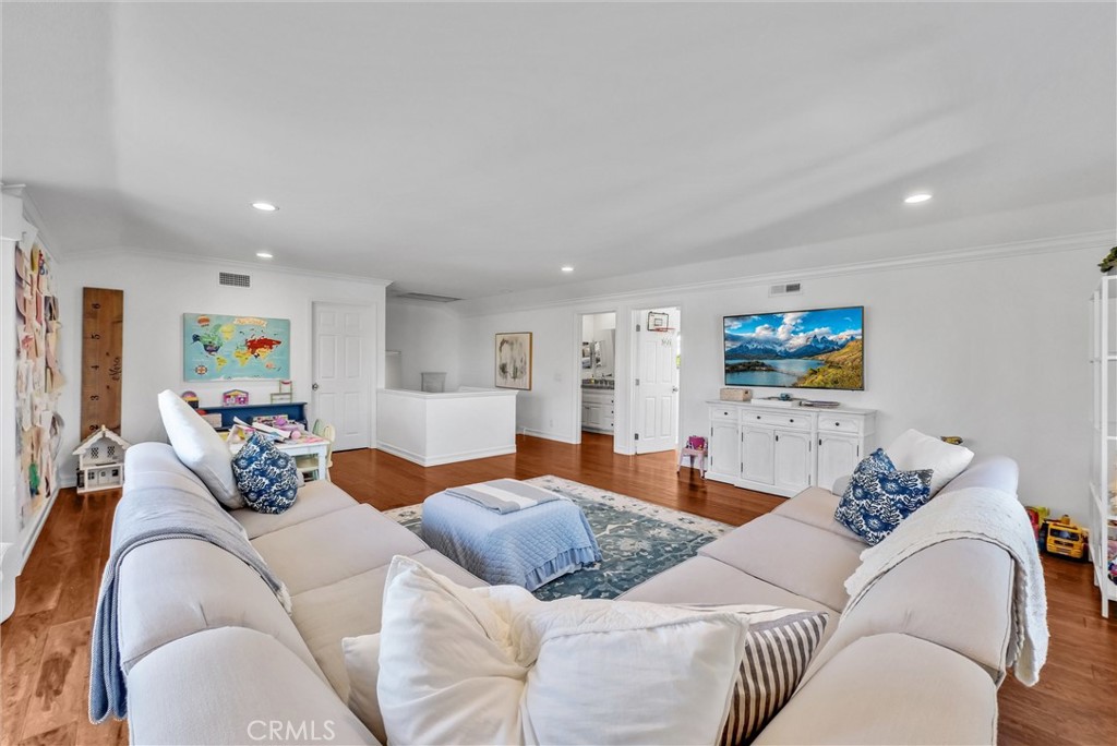 1915 LEEWARD, Newport Beach CA 92660 - photo 30
