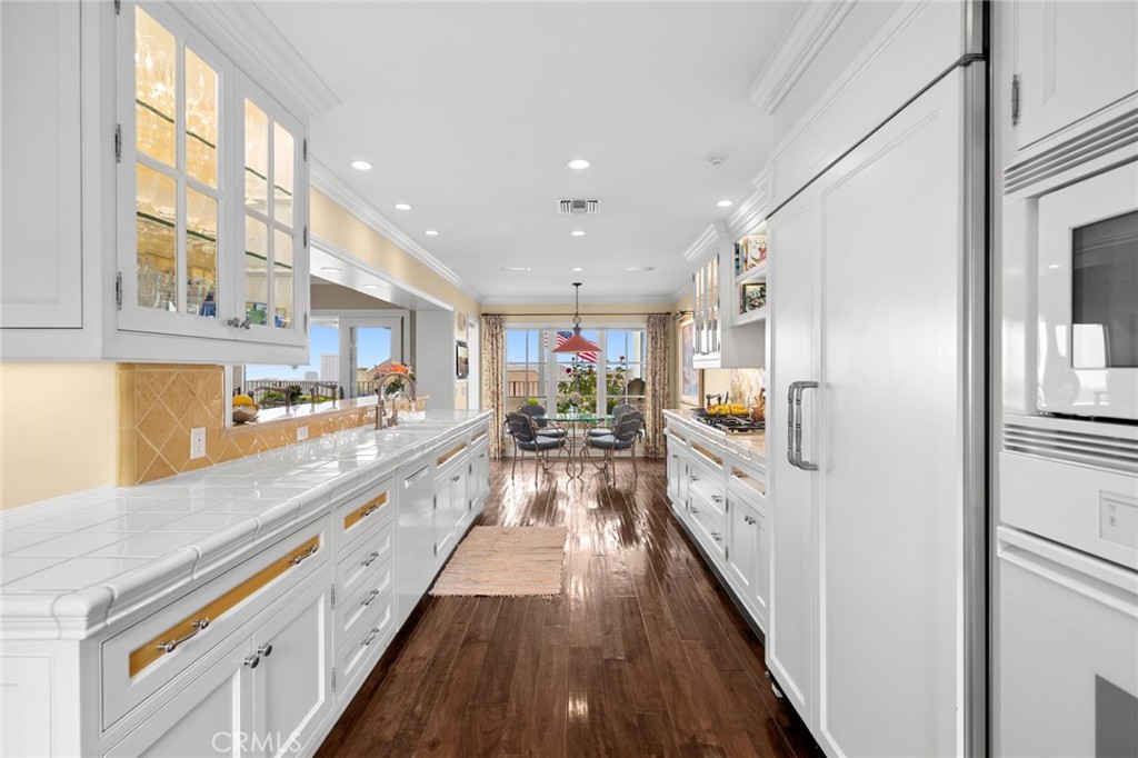 1921 Yacht Colinia, Newport Beach CA 92660 - photo 9