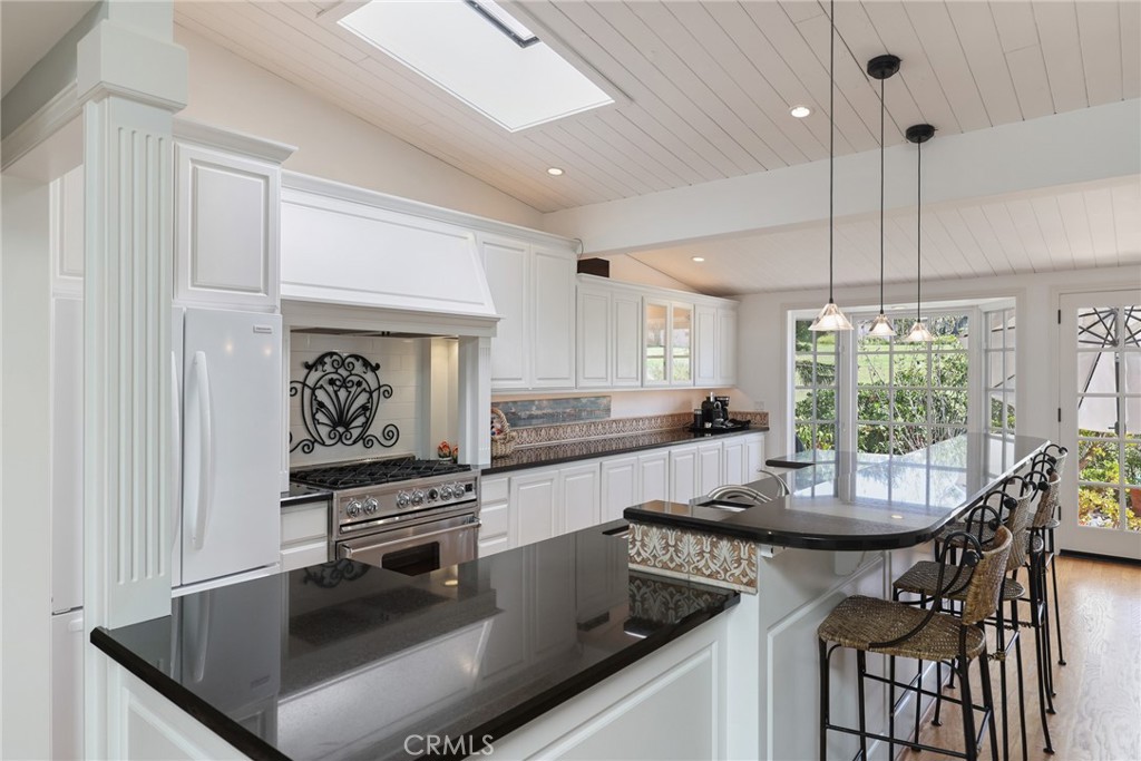 1966 Vista Caudal, Newport Beach CA 92660 - photo 2