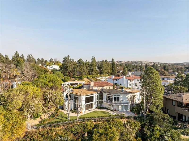 2 Inverness Lane, Newport Beach, CA 92660