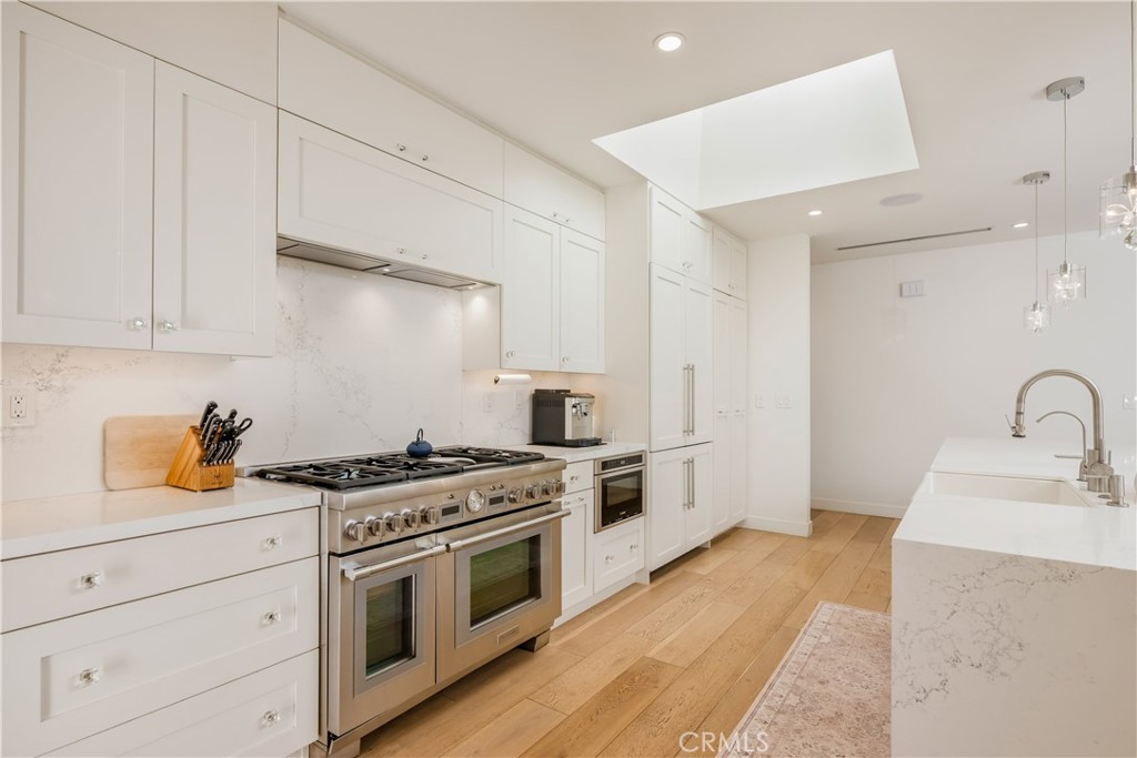 2 Maritime Drive, Corona Del Mar CA 92625 - photo 5