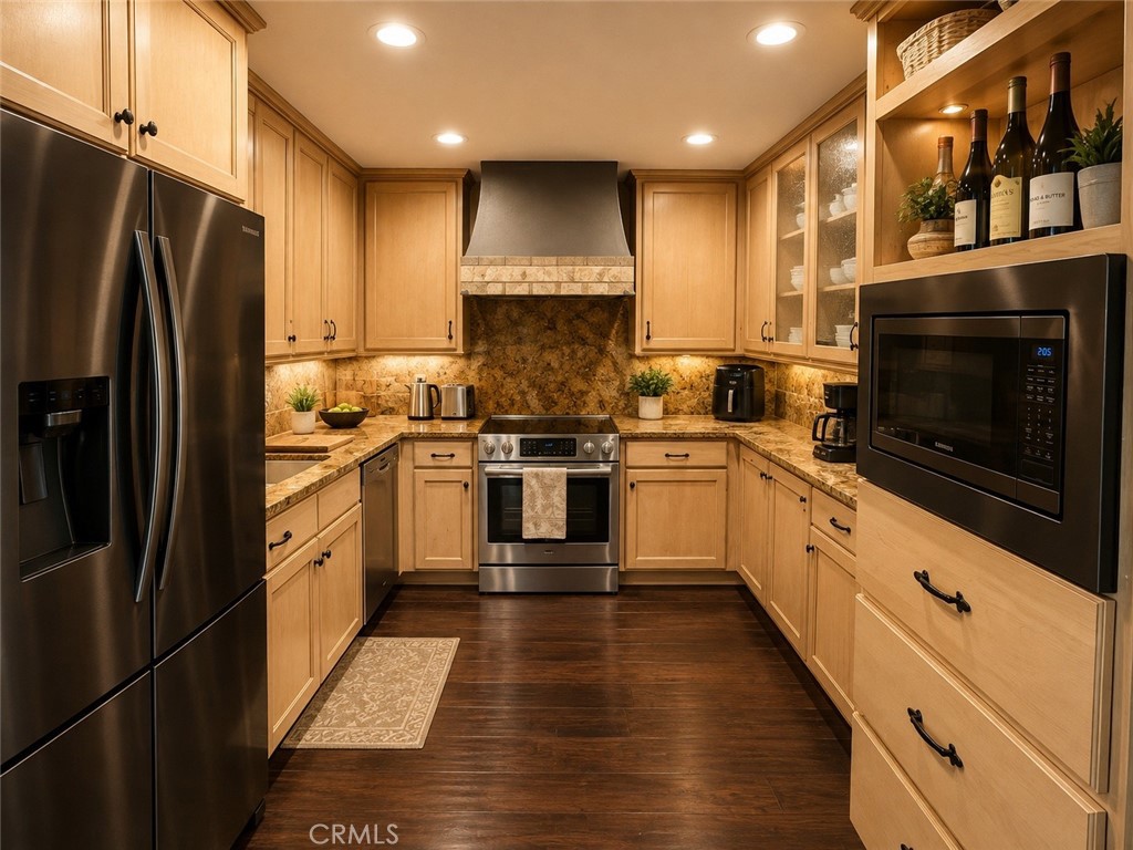 200 Mcneil 110, Newport Beach CA 92663 - photo 3