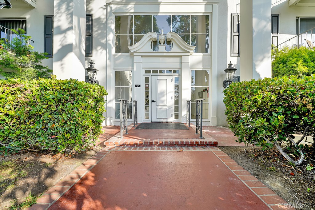 200 Mcneil Lane, Newport Beach CA 92663 - photo 2