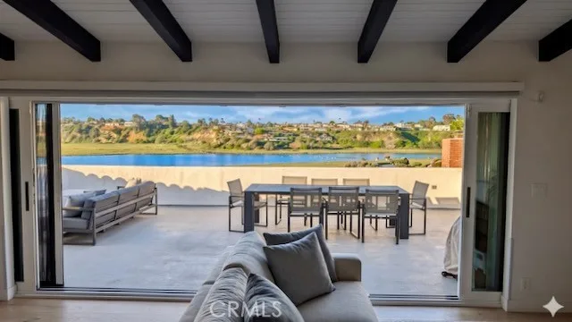 2001 Vista Caudal, Newport Beach, CA 92660