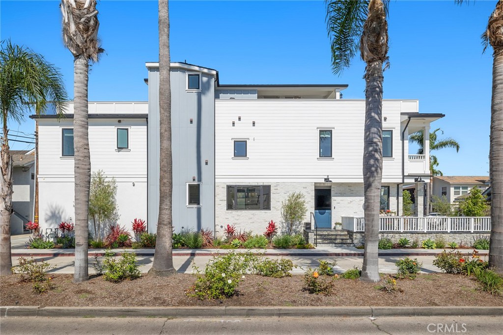 201 Opal Avenue, Newport Beach CA 92662 - photo 2