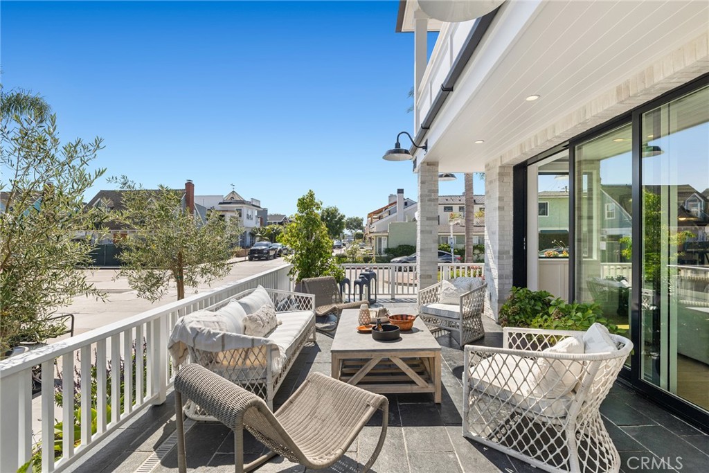 201 Opal Avenue, Newport Beach CA 92662 - photo 10