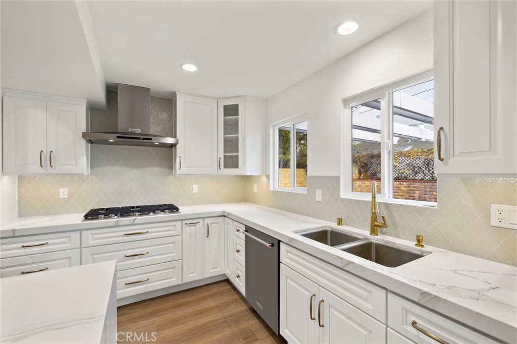20152 Redlands Drive, Newport Beach CA 92660 - photo 3