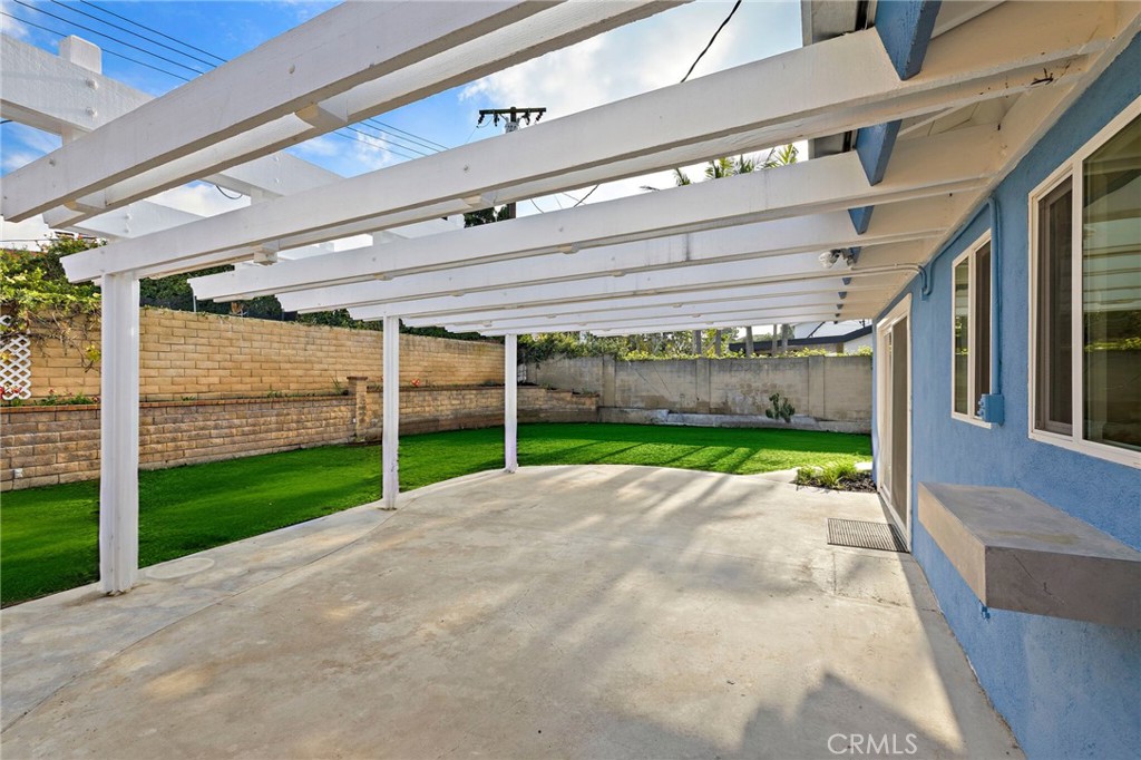 20152 Redlands Drive, Newport Beach CA 92660 - photo 25