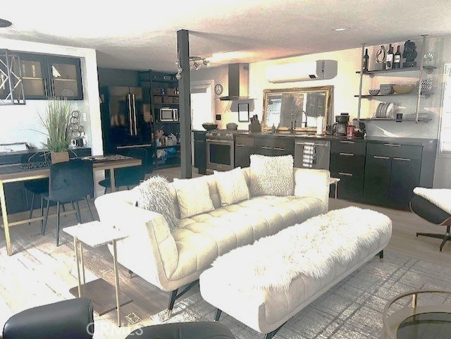 202 Tremont, Newport Beach CA 92660 - photo 7