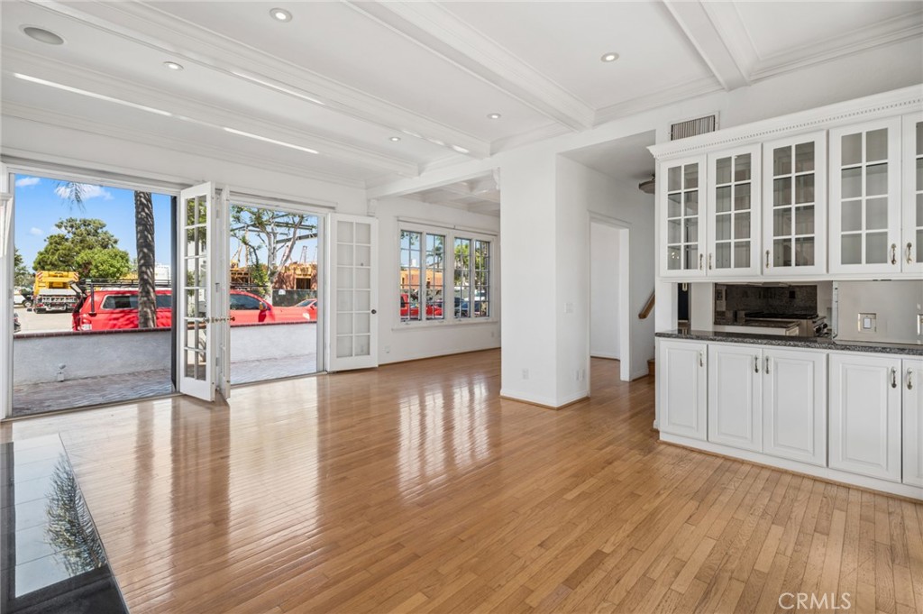2025 E Balboa, Newport Beach CA 92661 - photo 6