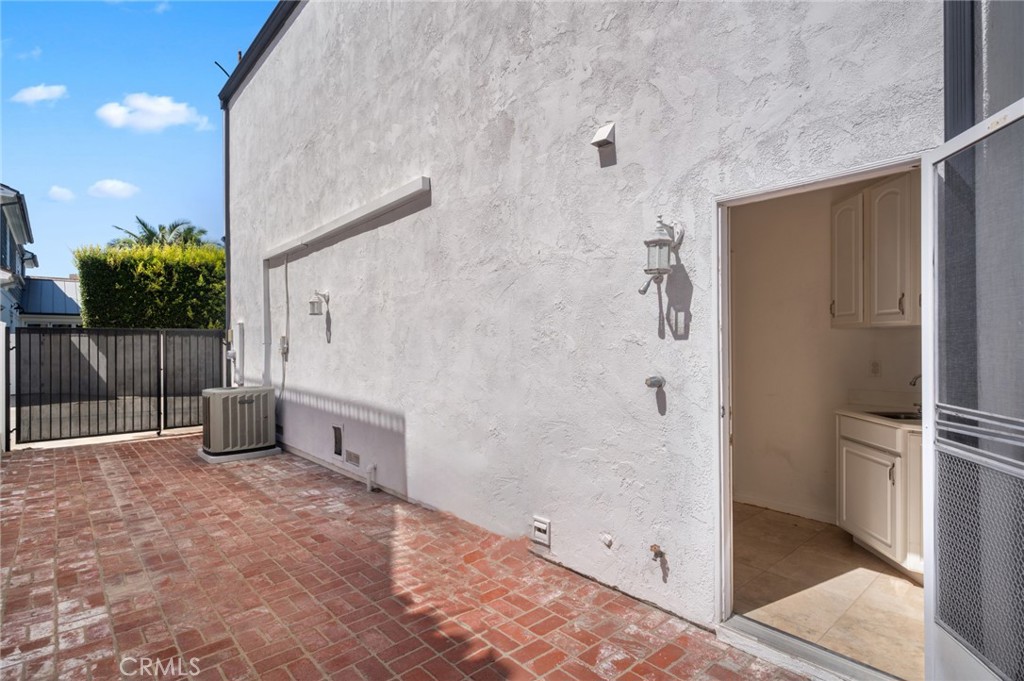 2025 E Balboa, Newport Beach CA 92661 - photo 14