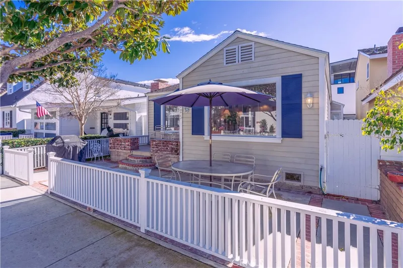 2025 Miramar Drive, Newport Beach