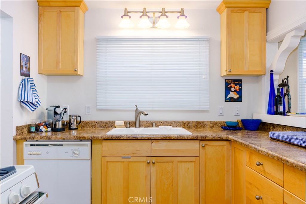 2025 Miramar Drive, Newport Beach CA 92661 - photo 7