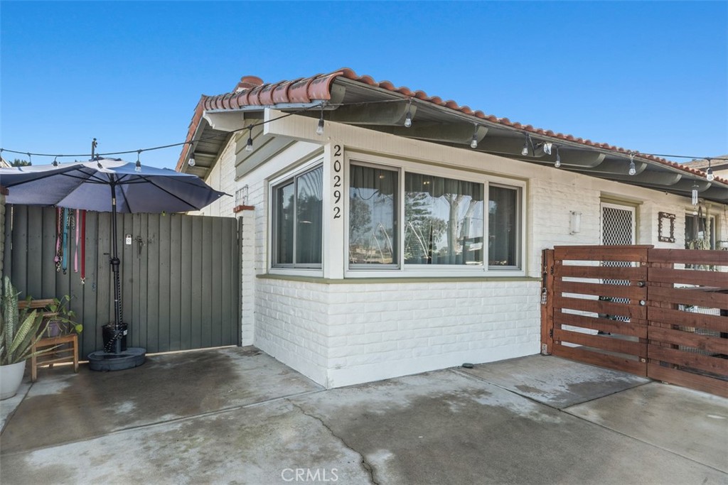 Client entry gate - 20292 RIVERSIDE, Newport Beach CA 92660 - photo 6